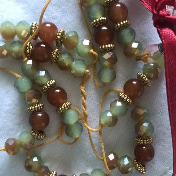 Beautiful Beaded necklace with Ribbon Closure 🎀 - Picture 3 of 6